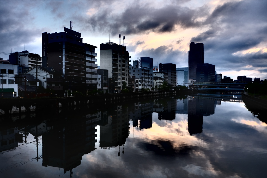 朝、雨があがって