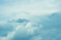 夏空の飛行機