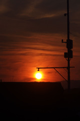 夕陽を街灯にする
