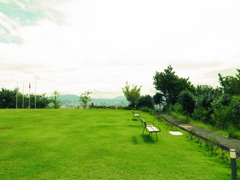 高台のベンチ