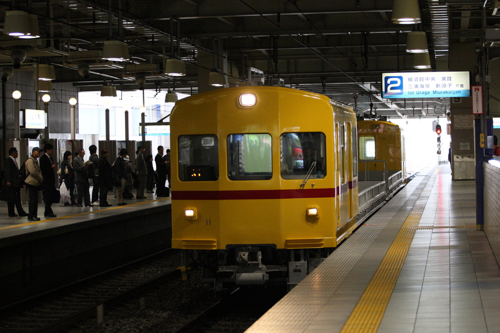 7F1Y7136