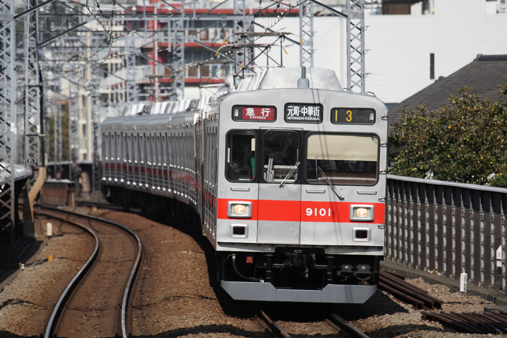 7F1Y7856