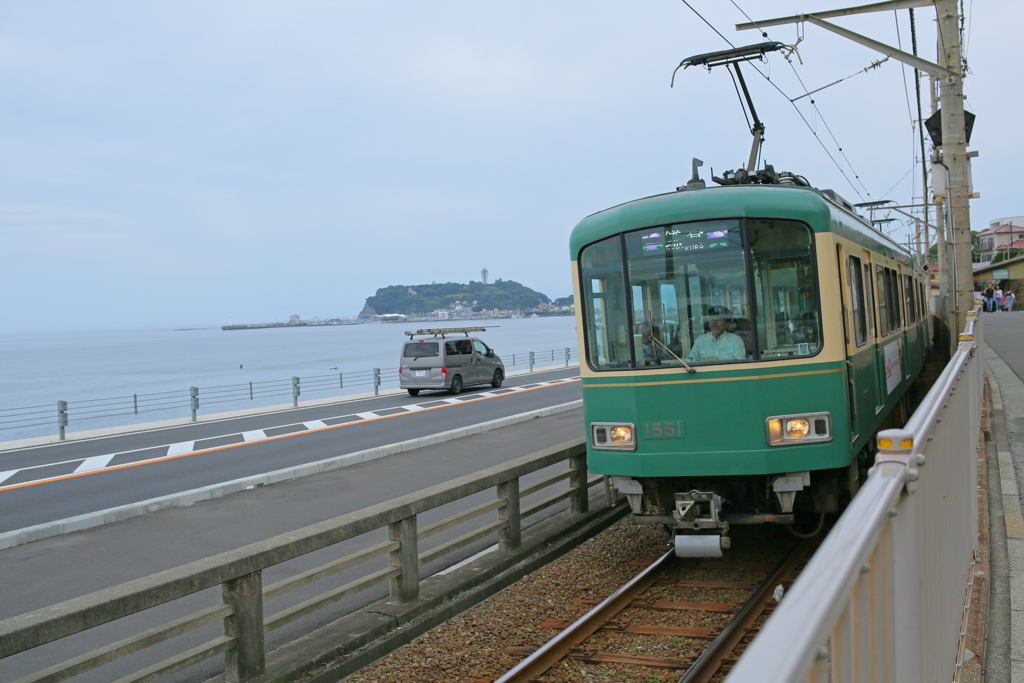 江の島と江ノ電