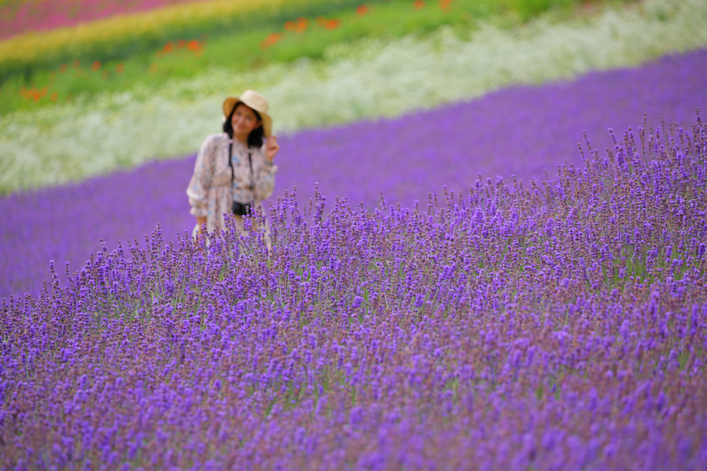 お花畑でポーズ