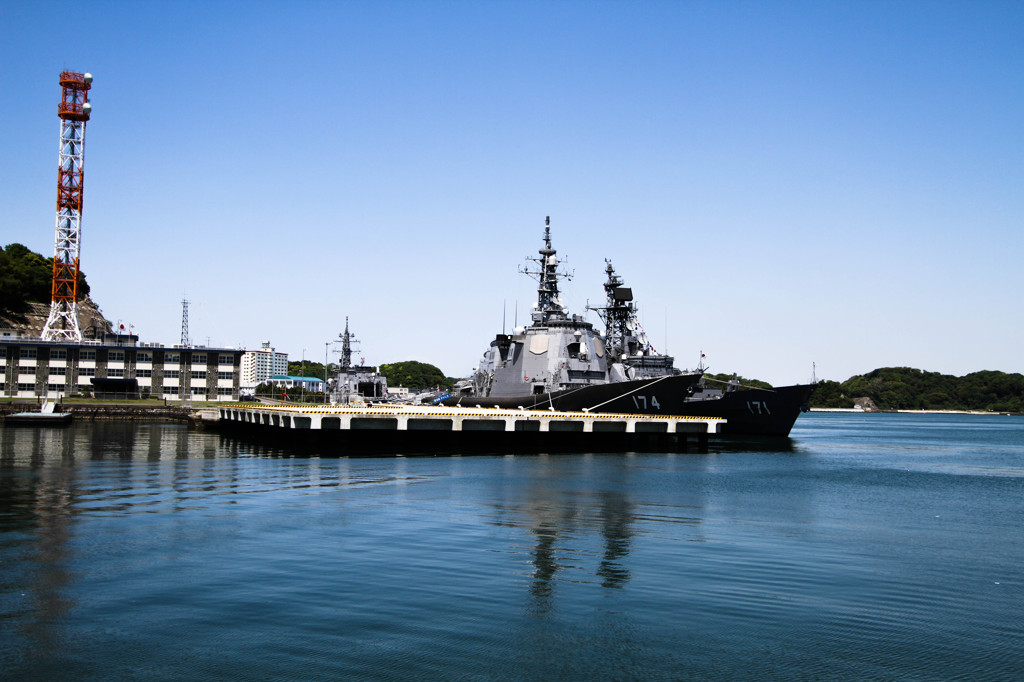 軍港・横須賀　イージス艦