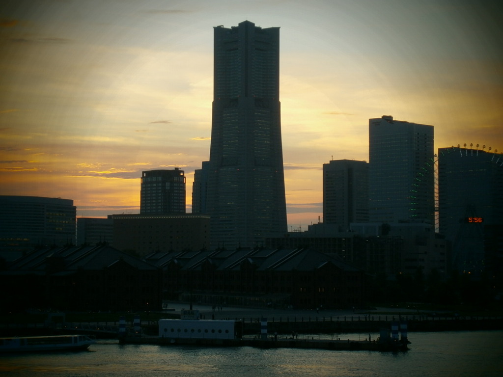 横浜港夕景