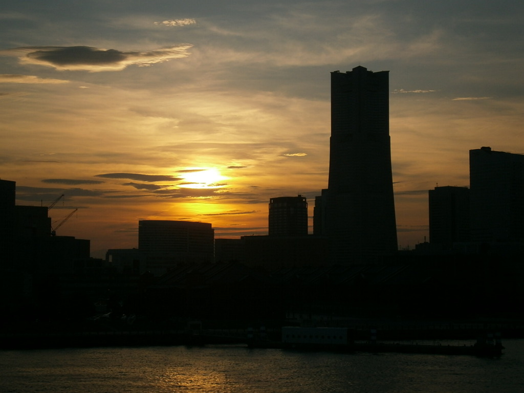 横浜港夕景