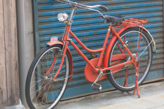 赤い自転車