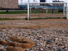 もう、ここでは、サッカーは、できない