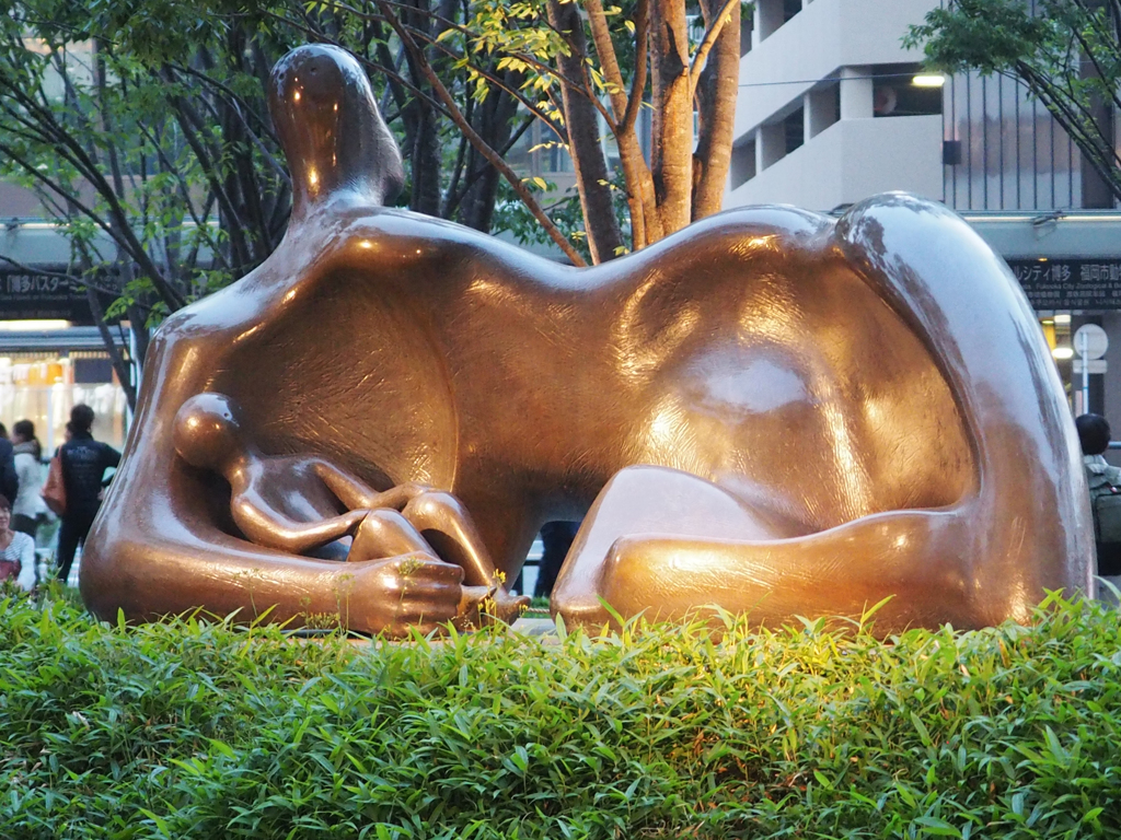 抱　擁