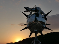 夕日に吠える