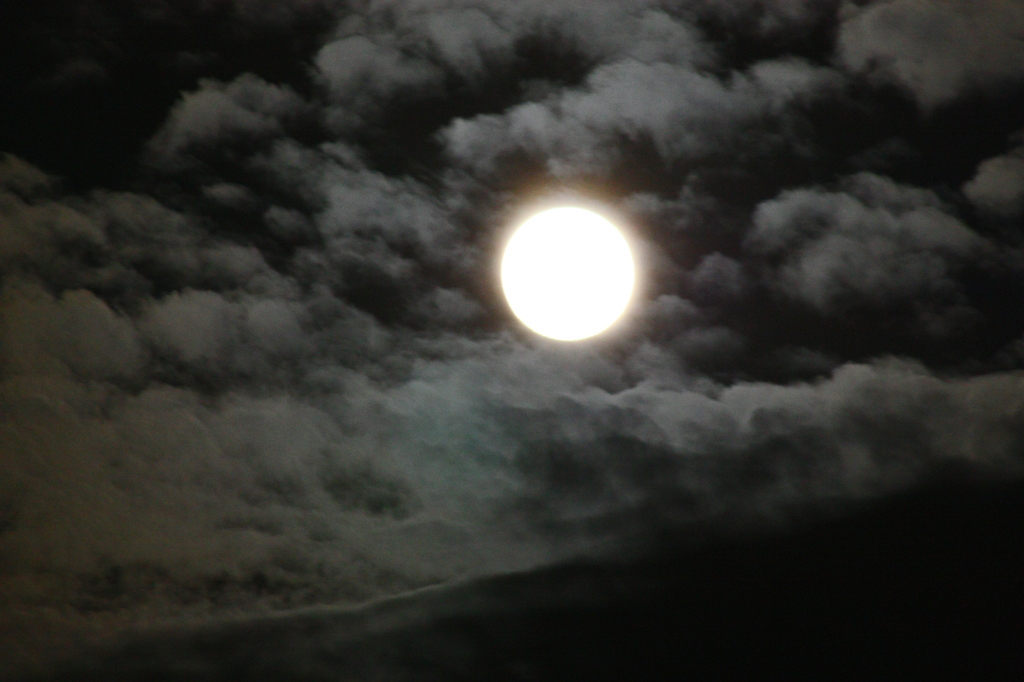 スーパームーン