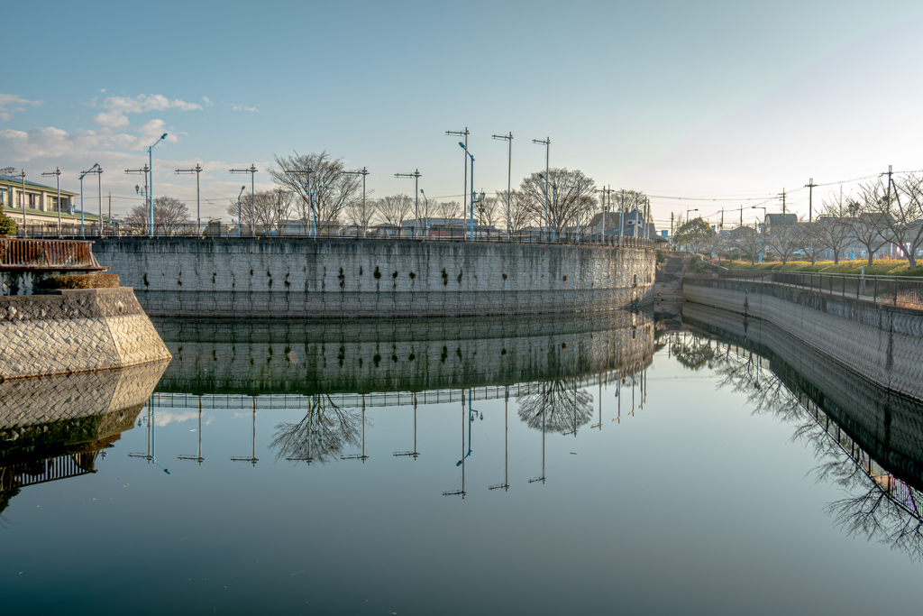 社中央公園と水鏡