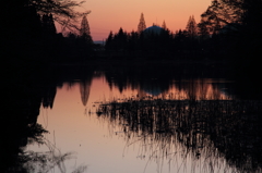 夕暮れ1　薬勝寺池