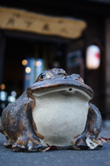 土産屋の蛙