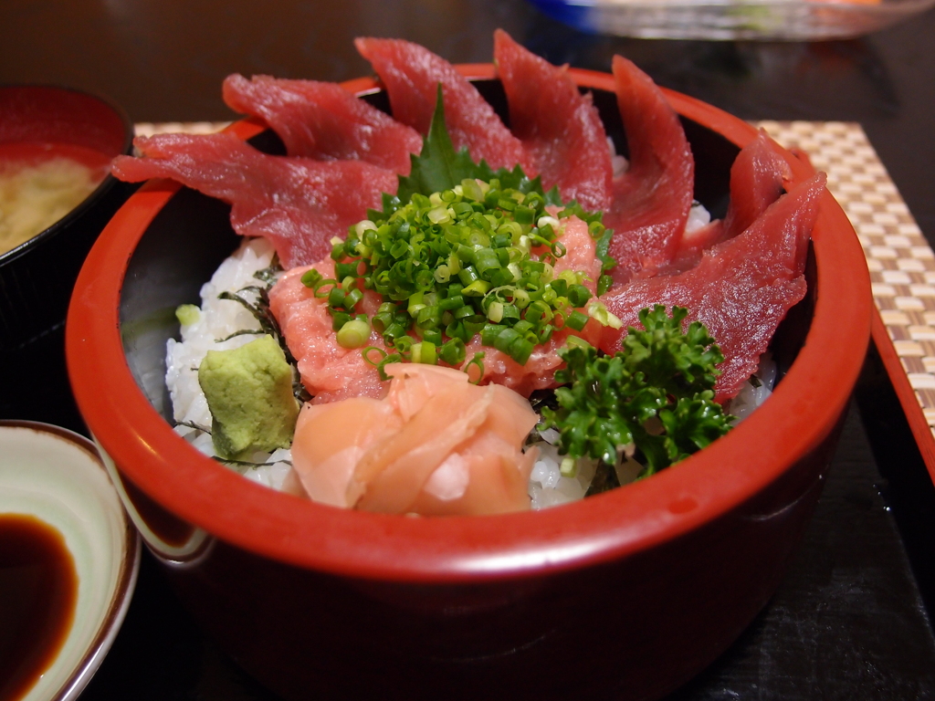 まぐろ丼