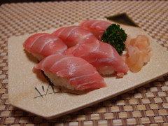中トロにぎり