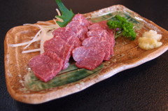 とろ馬刺し