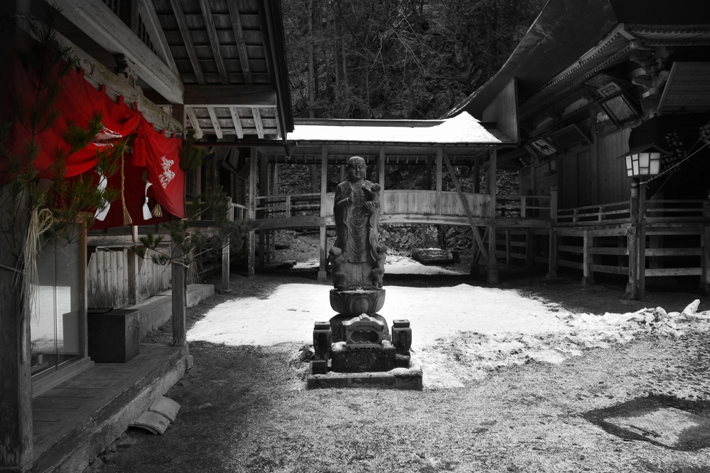 仏崎山観音寺・境内の正月