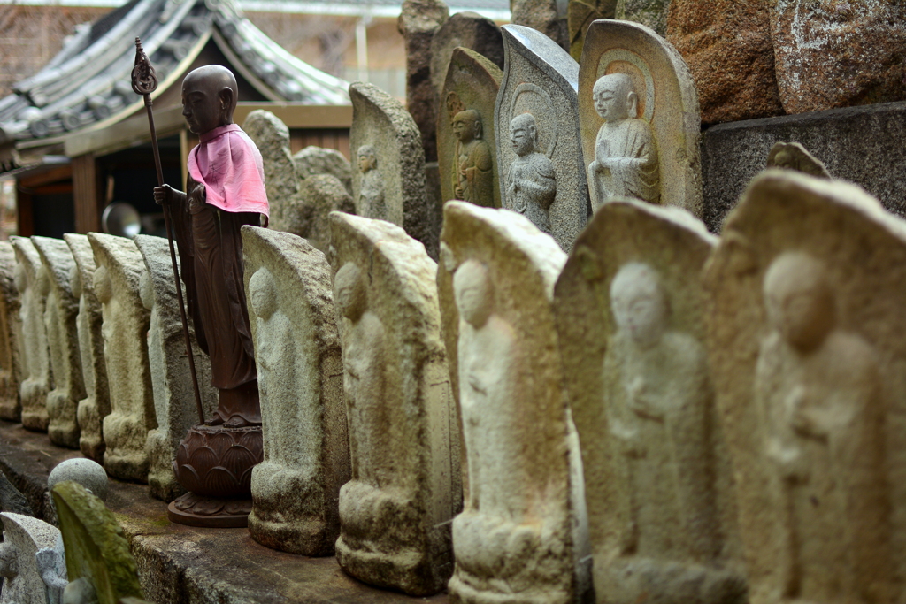 壬生寺寺務所の仏塔３