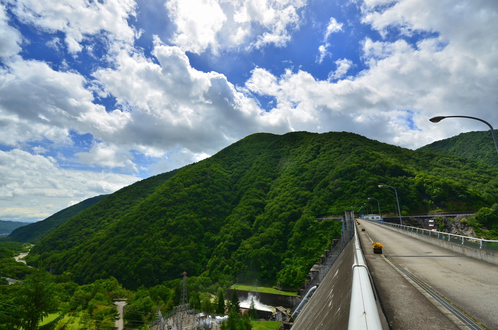 大町ダムの夏１