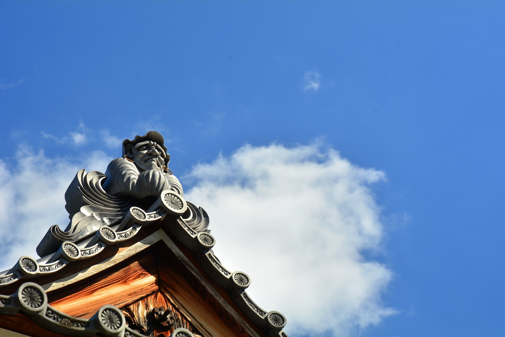 達磨堂と秋の空