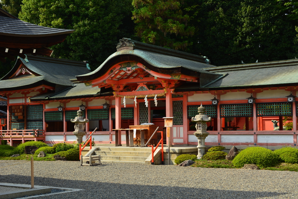 西院春日神社・社殿
