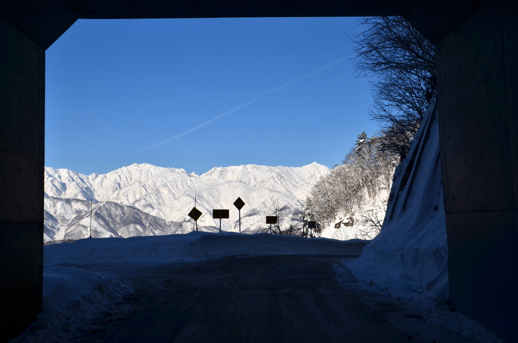 白沢峠トンネル雪景
