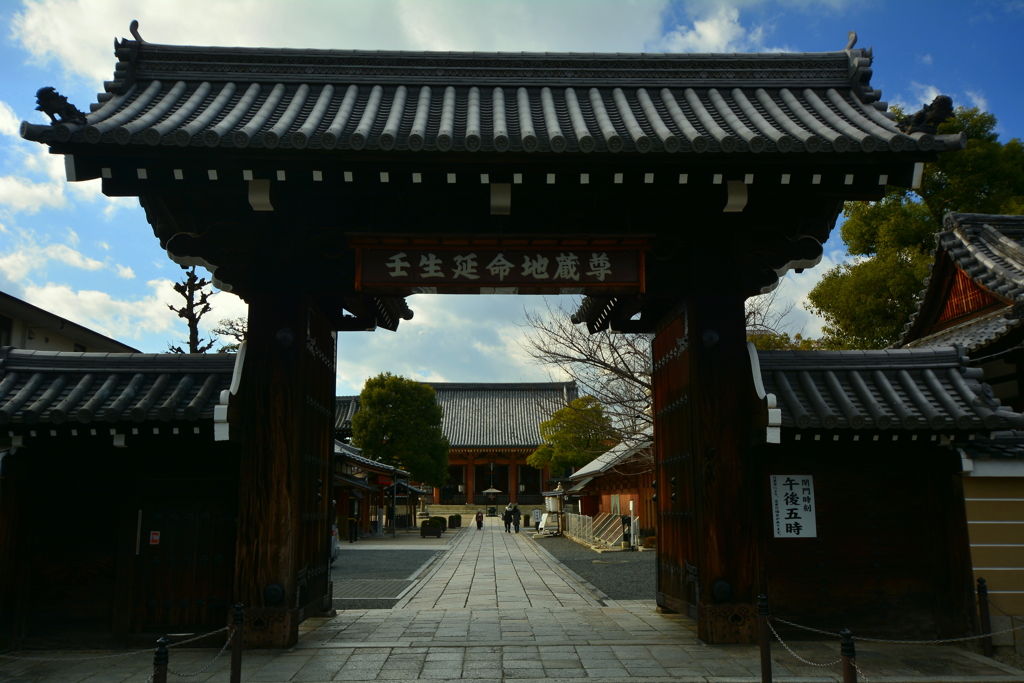 壬生寺・表門と参道
