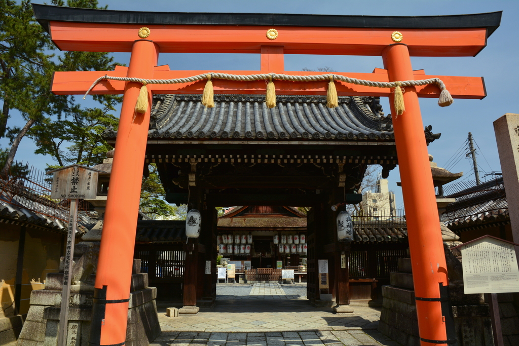 下御靈神社・正門