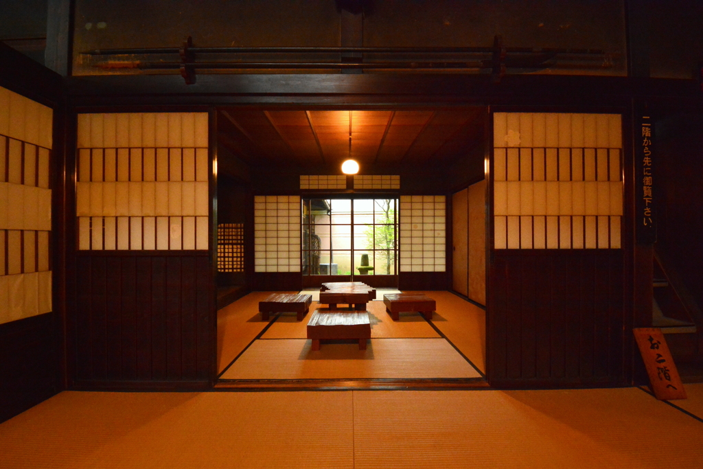 日下部民藝館・玄関付近３
