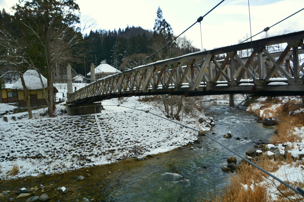 大出の吊橋・暖冬