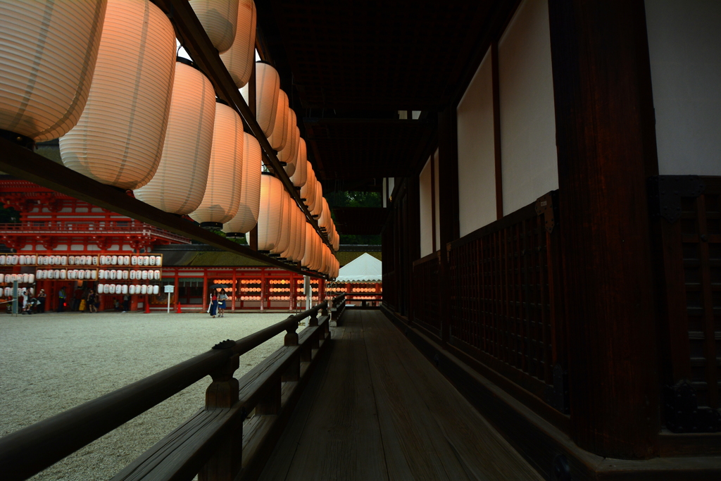 下鴨神社・神服殿の提灯