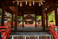 建勲神社・拝殿と神門