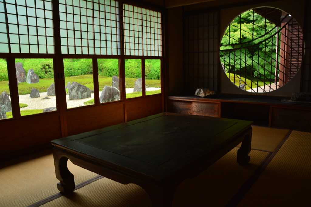 東福寺光明院・丸窓３