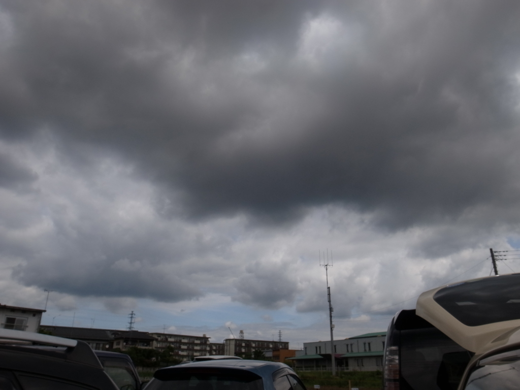怪しい雲行き・・・