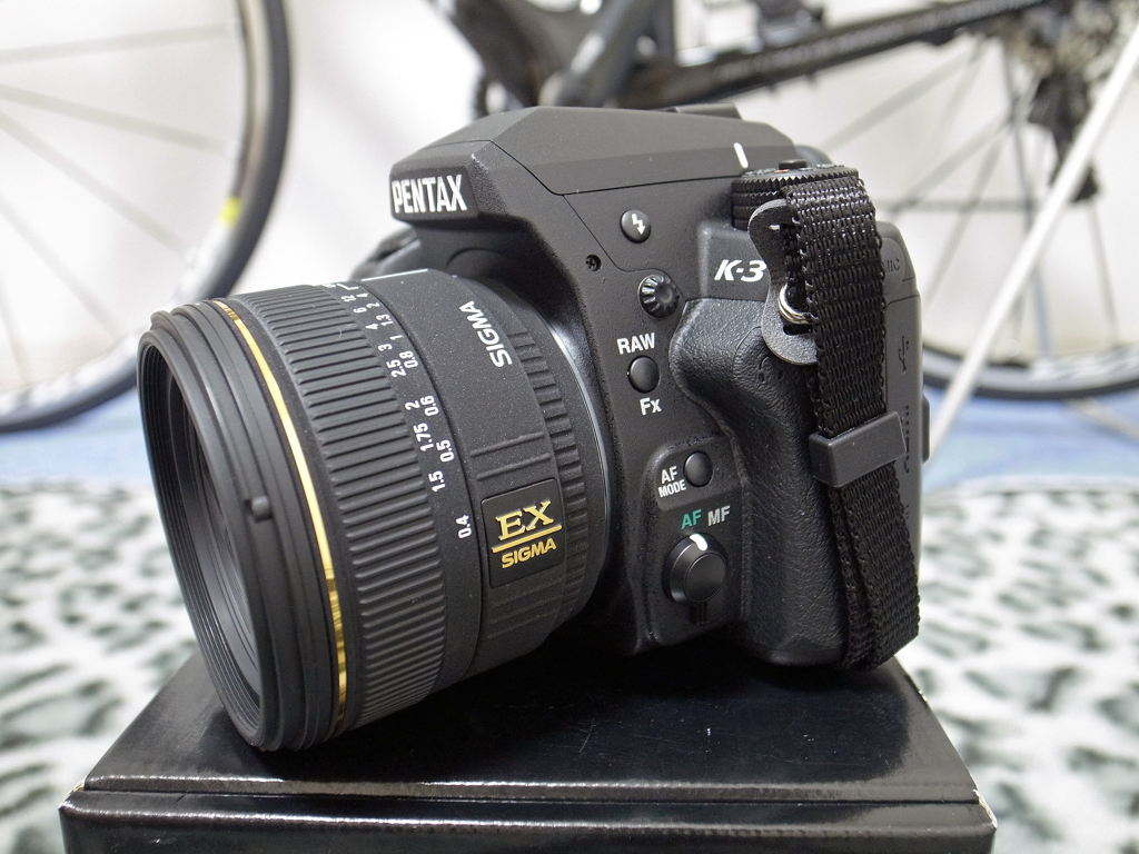 Ｋ－３にシグマの３０ｍｍＦ１．４を装着