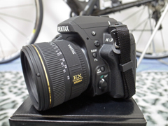 Ｋ－３にシグマの３０ｍｍＦ１．４を装着