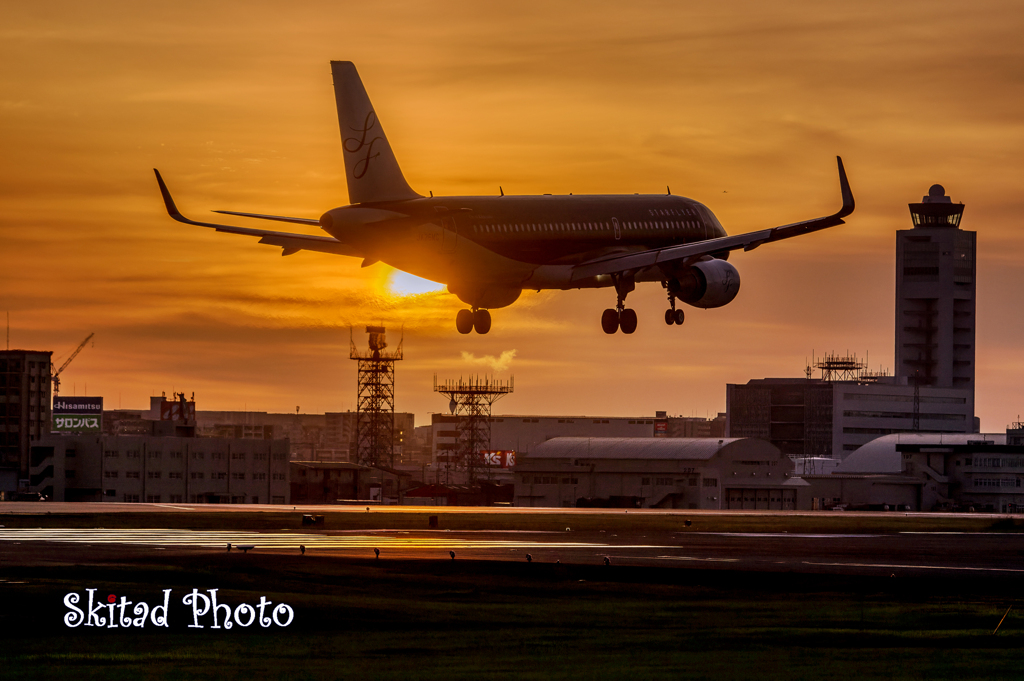 夕暮れ空港