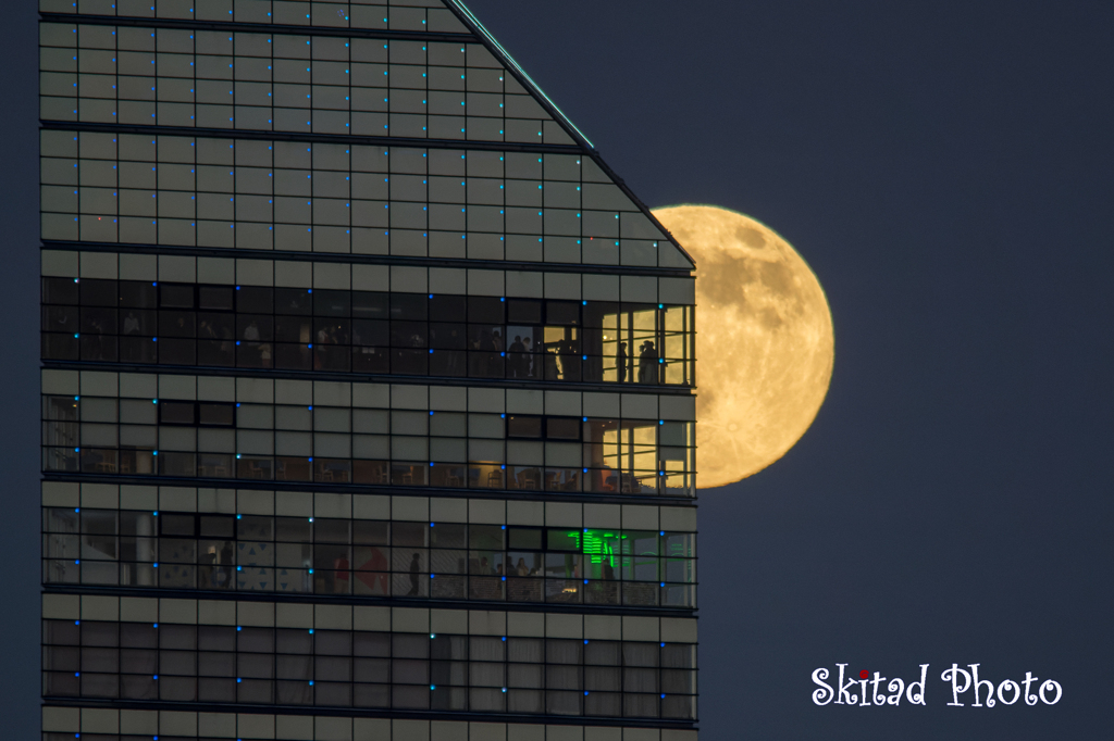 スーパームーン