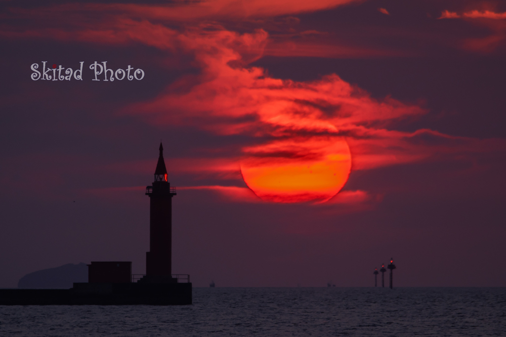酷暑の夕日
