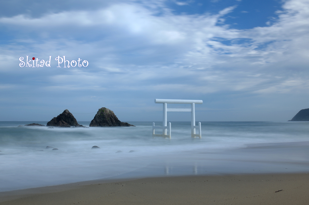 白と青の風景