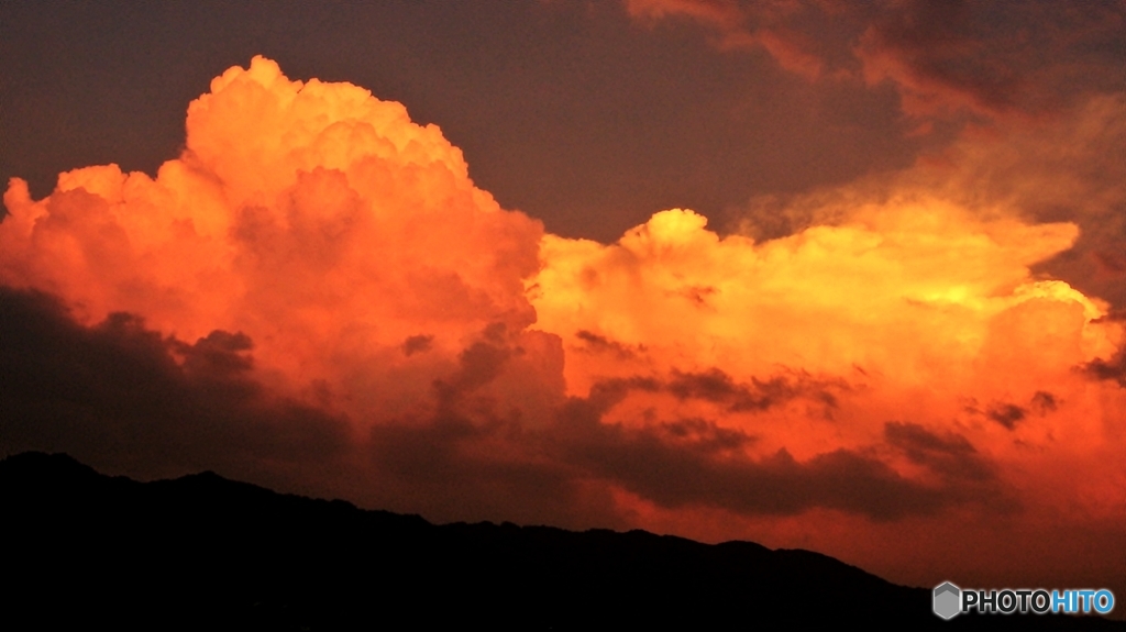 入道雲（燃えて）