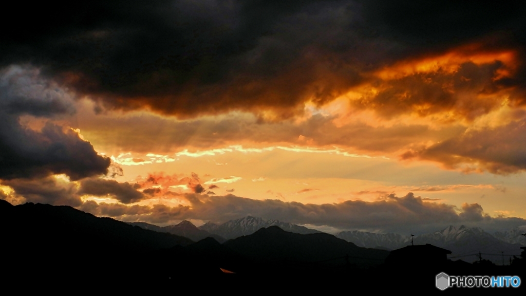 安曇野夕景（雲間）