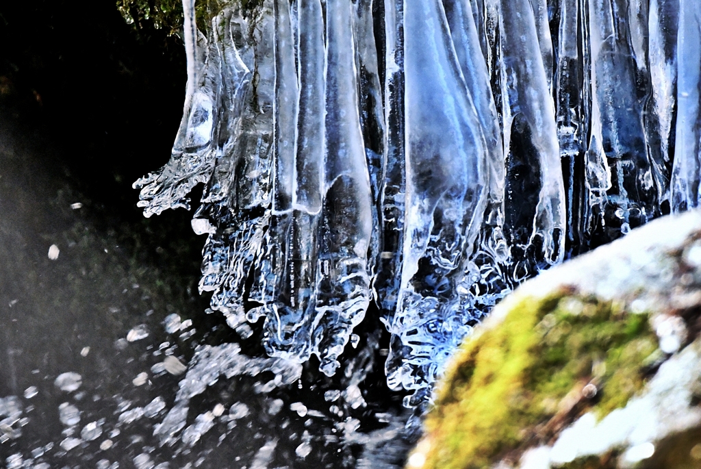 Mountain stream ice****