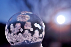 Frozen Soap Bubble -e-
