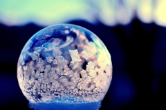 Frozen Soap Bubble -f- 