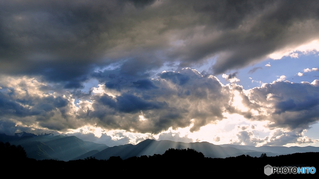 Crepuscular Rays 
