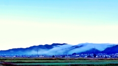 滝雲流れ込む町 滝雲流れ込む町