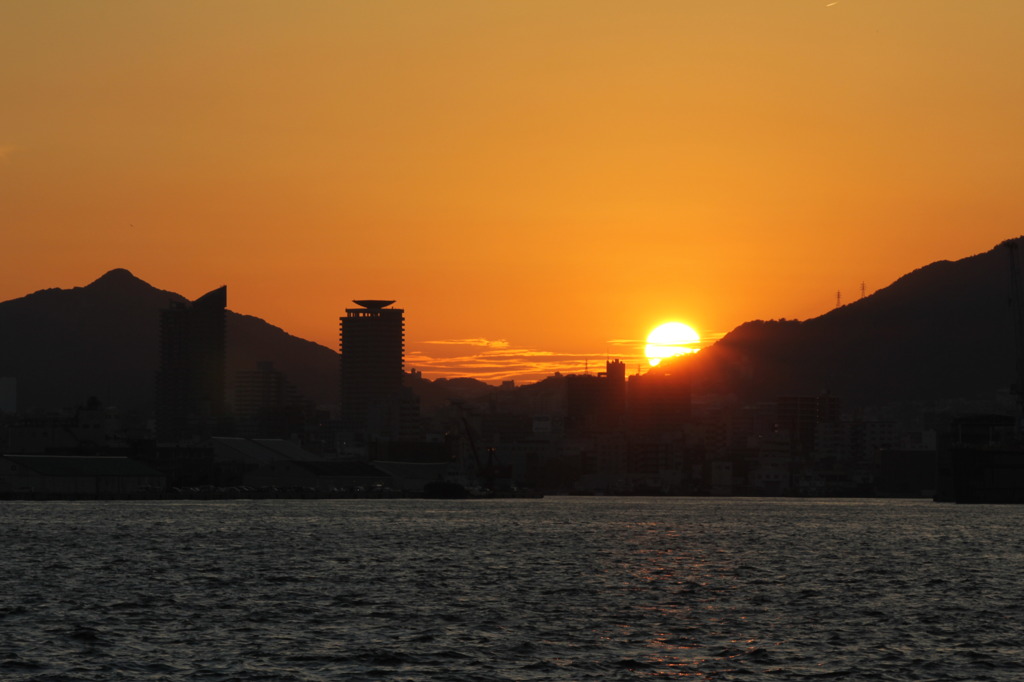 ポートアイランドから見た夕日